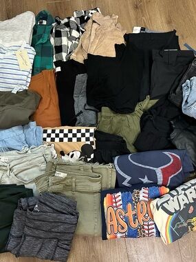 Lot of clothes - all fit ladies small/2. Multiple brands:Madewell, Oat, Target..